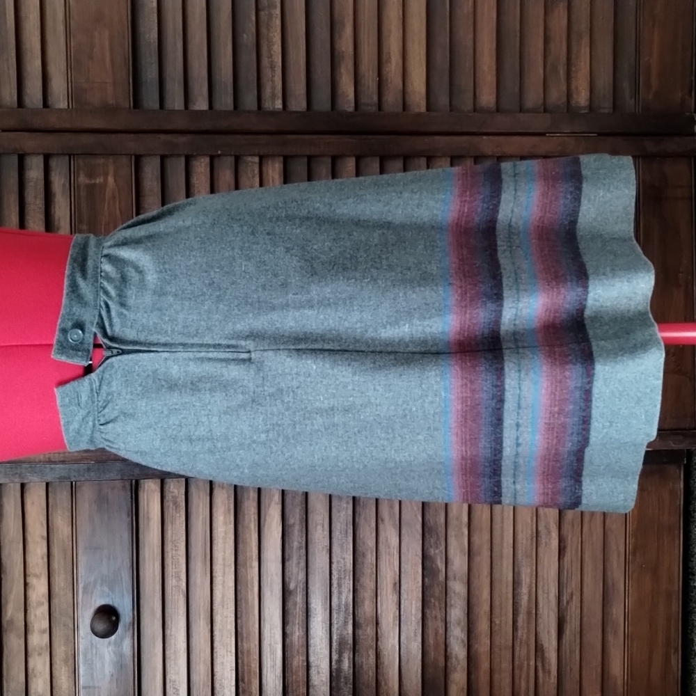 Gray Skirt - image 3